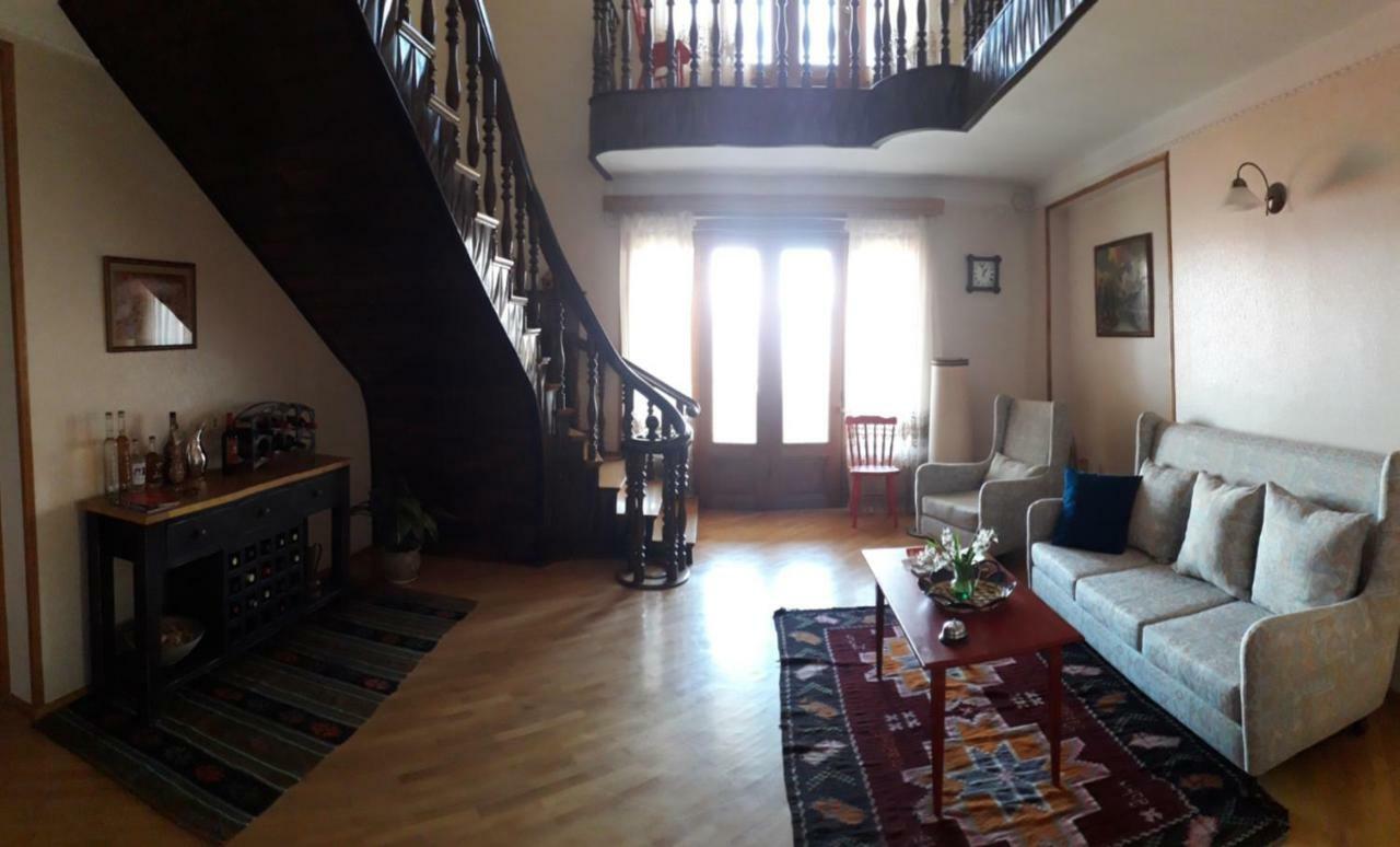 Omsi House Hotel Telavi Ngoại thất bức ảnh