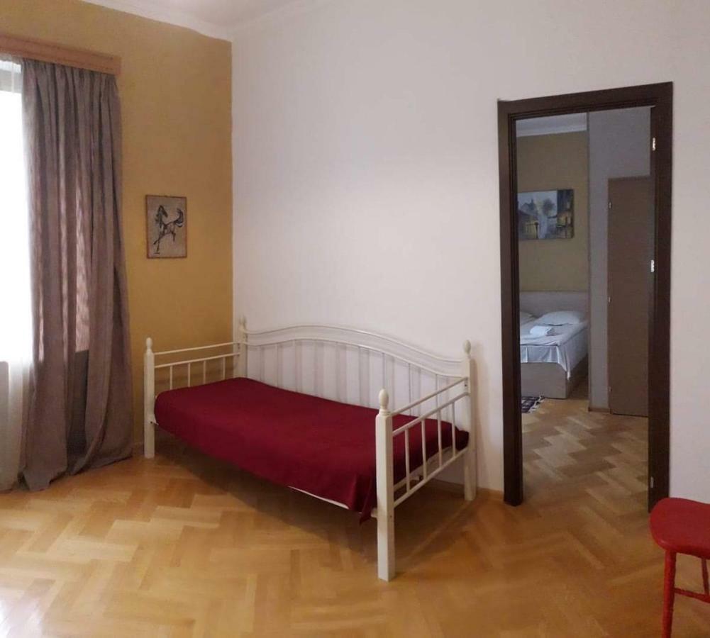 Omsi House Hotel Telavi Ngoại thất bức ảnh